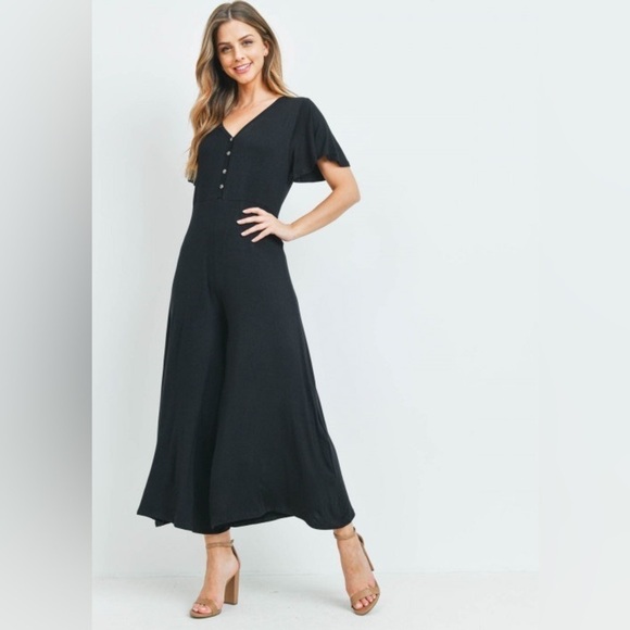 BIN#21 - Women’s Black Wide-Legged Jumpsuit - Picture 1 of 3